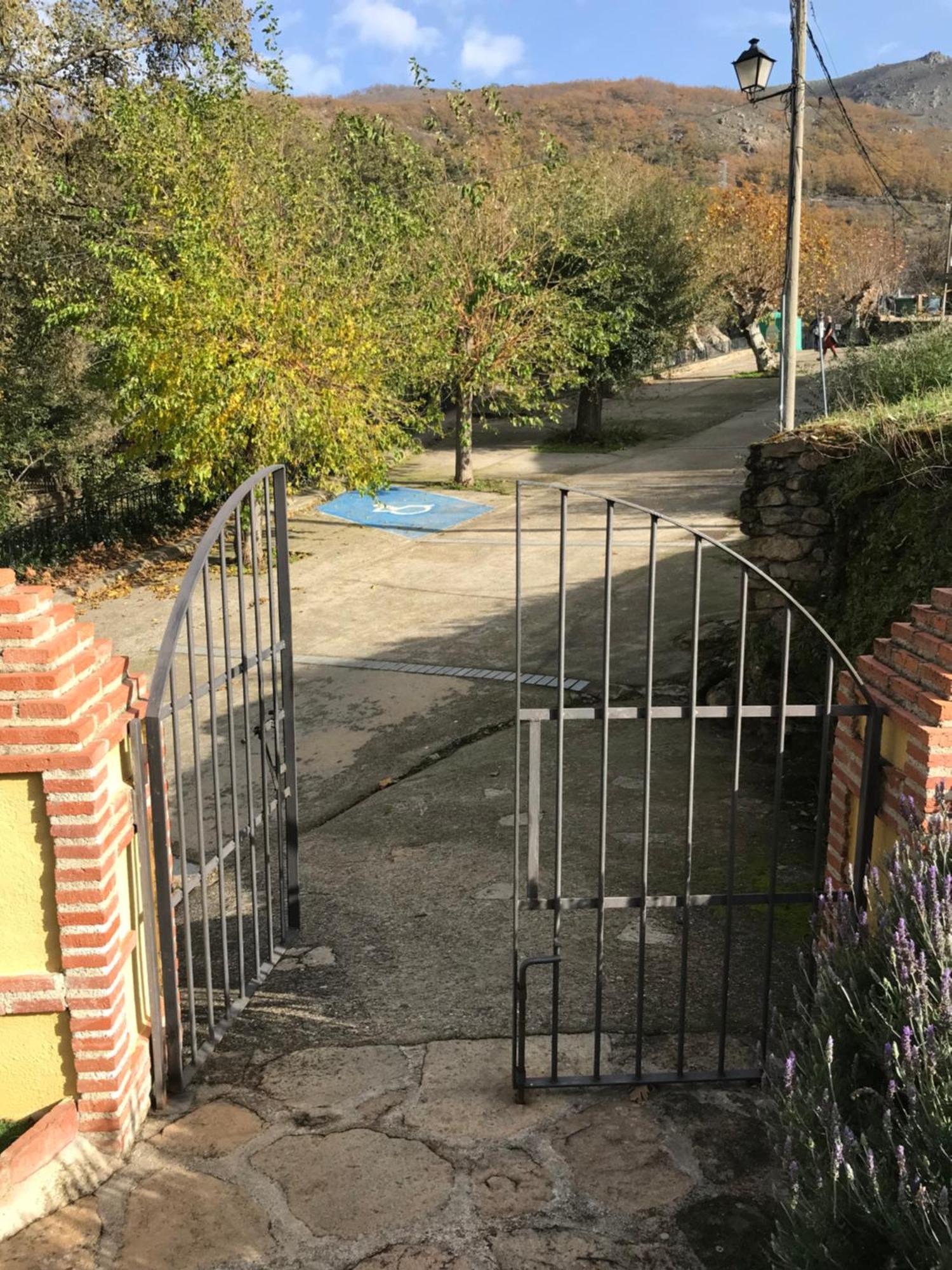 Aroma De Primavera En Casas Rurales Acebuche Casas del Monte Bagian luar foto